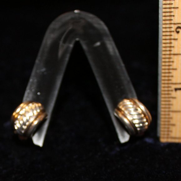 Two toned semi circle clip on earrings - Picture 2 of 3